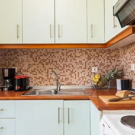 Ammoutsiani Cozy 1 By 8essentially חאניה