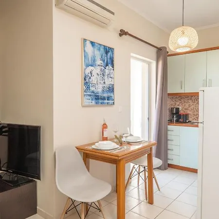 Ammoutsiani Cozy 1 By 8essentially דירה חאניה