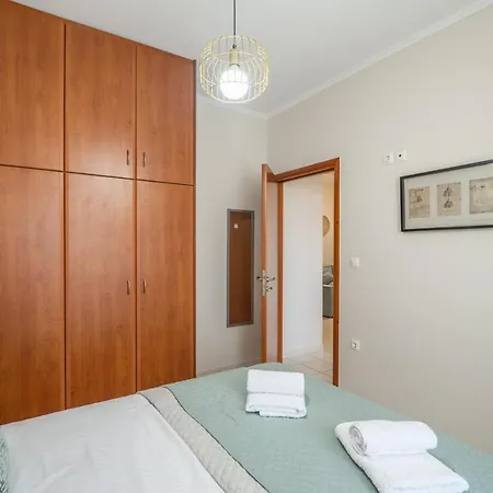 Ammoutsiani With Parking 1 By 8essentially Apartment