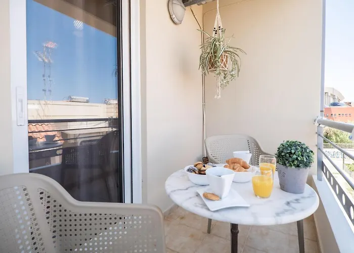 Ammoutsiani Cozy 1 By 8essentially Apartment *